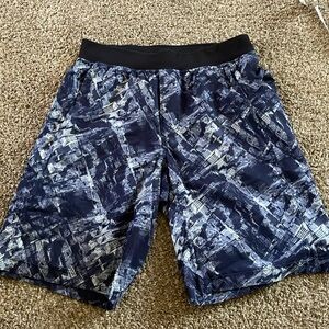 Men’s Lululemon Linerless Shorts Blue City Print